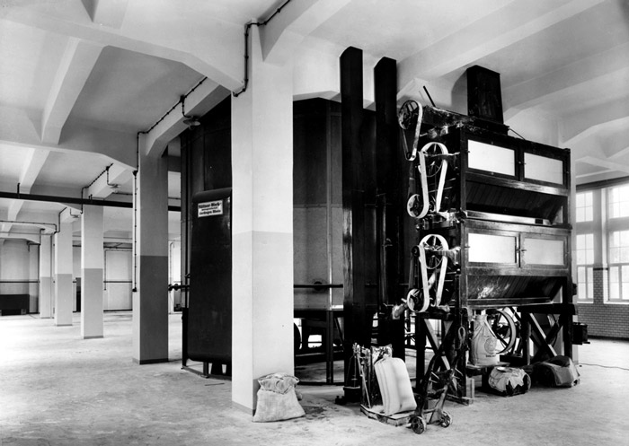 Moderner Maschinenpark im Crespel & Deiters Werk in Dresden, 1938